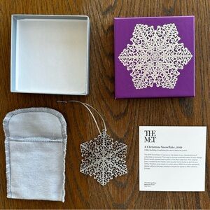 NWOT Metropolitan Museum of Art MMA Silver Snowflake Ornament 2019